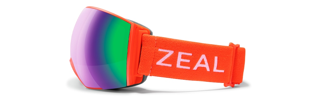 Macaw Hangfire side View