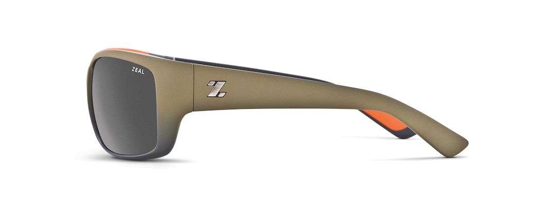 Hunter Green TRACKER side View