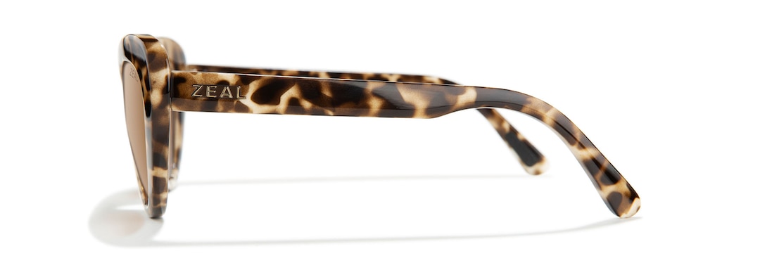 Giraffe MANGO side View